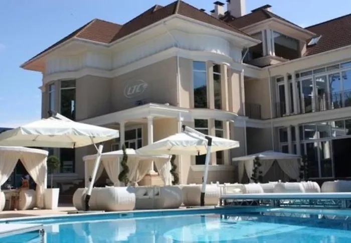 у моря, By The Sea Konukevi Odessa