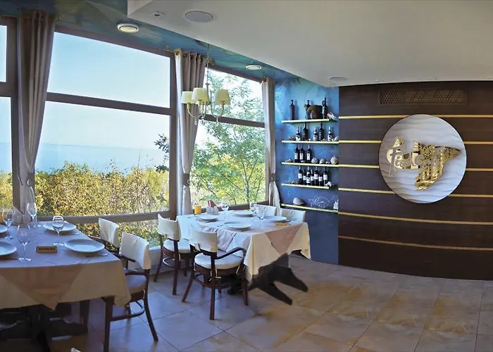 у моря, By The Sea Konukevi Odessa